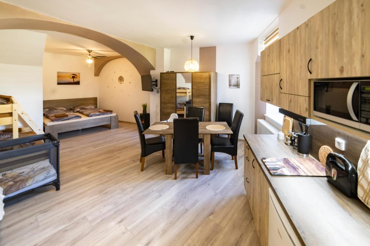 Apartmany Nezarka A Privatni Wellness Їндржихув-Градец Екстер'єр фото