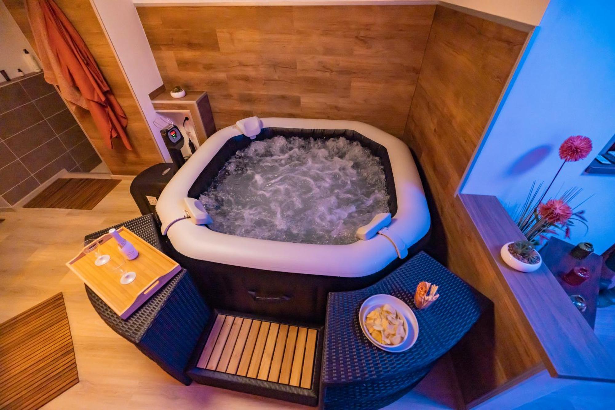 Apartmany Nezarka A Privatni Wellness Їндржихув-Градец Екстер'єр фото